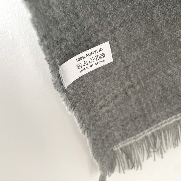 NEW WITH TAGS Pink lily grey plaid poncho - Picture 9 of 10